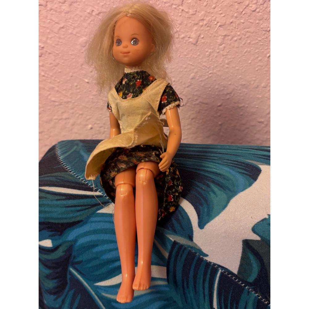 Vintage 1974 Mattel Sunshine Family Doll Blonde Blue Eyes Floral Dress Apron